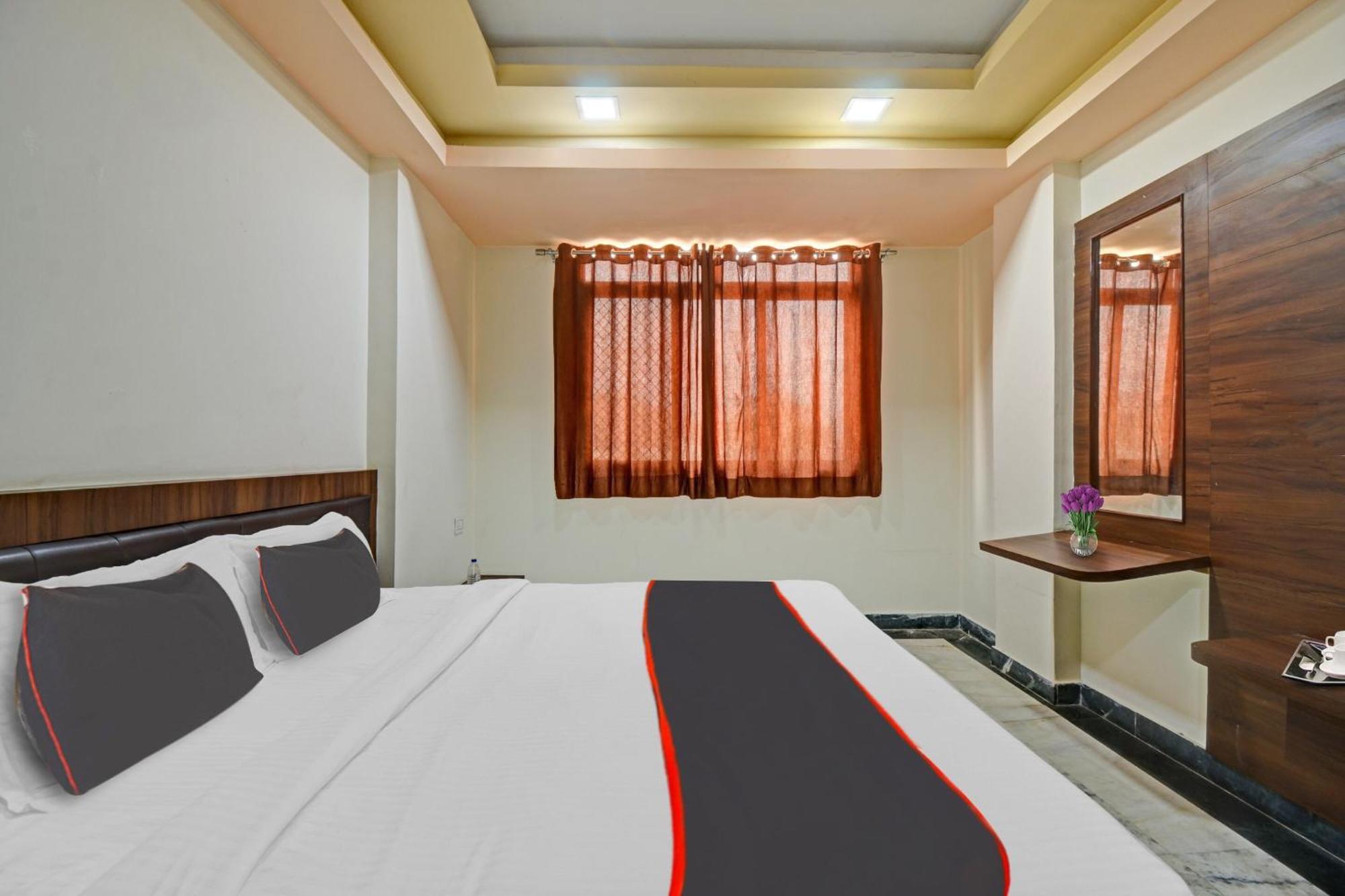 Hotel Collection O The Sunrise Udaipur Exterior foto